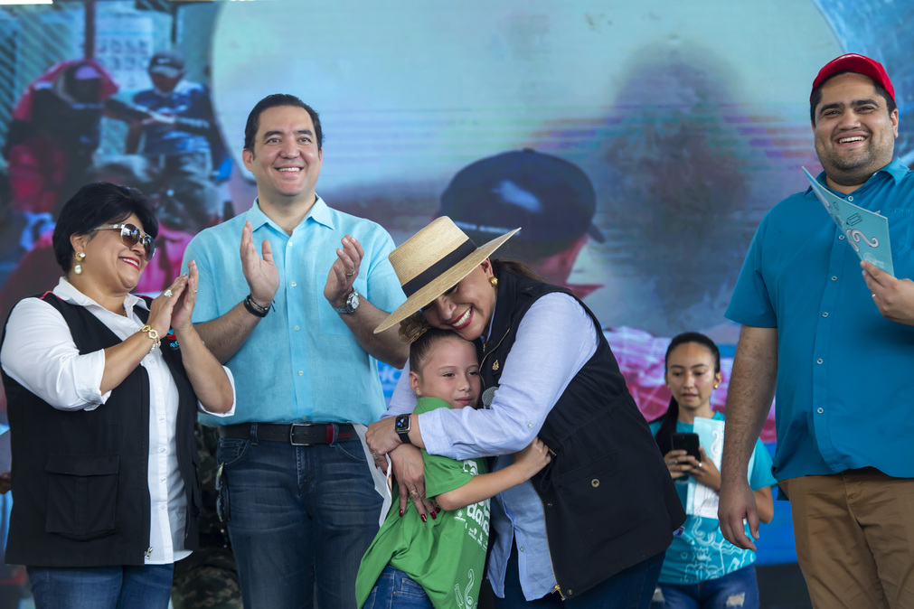 Fotografía Presidenta Constitucional de la República de Honduras 2_19