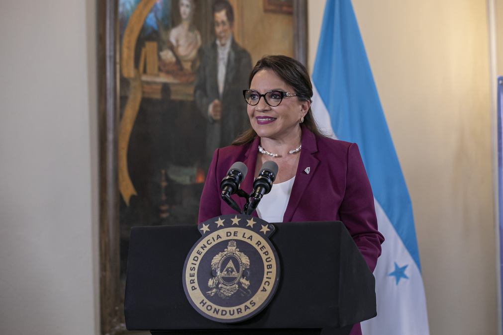 Fotografía Presidenta Constitucional de la República de Honduras 2_4