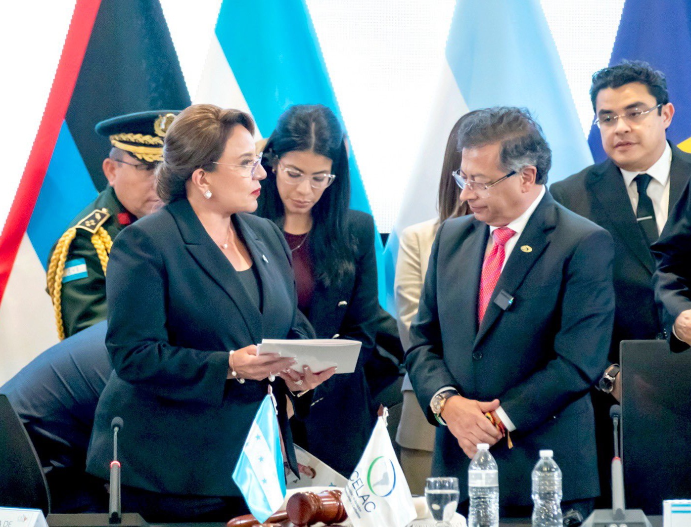 Con respaldo de líderes de la región, Presidenta Xiomara Castro entrega la Presidencia Pro Tempore de la CELAC a Gustavo Petro