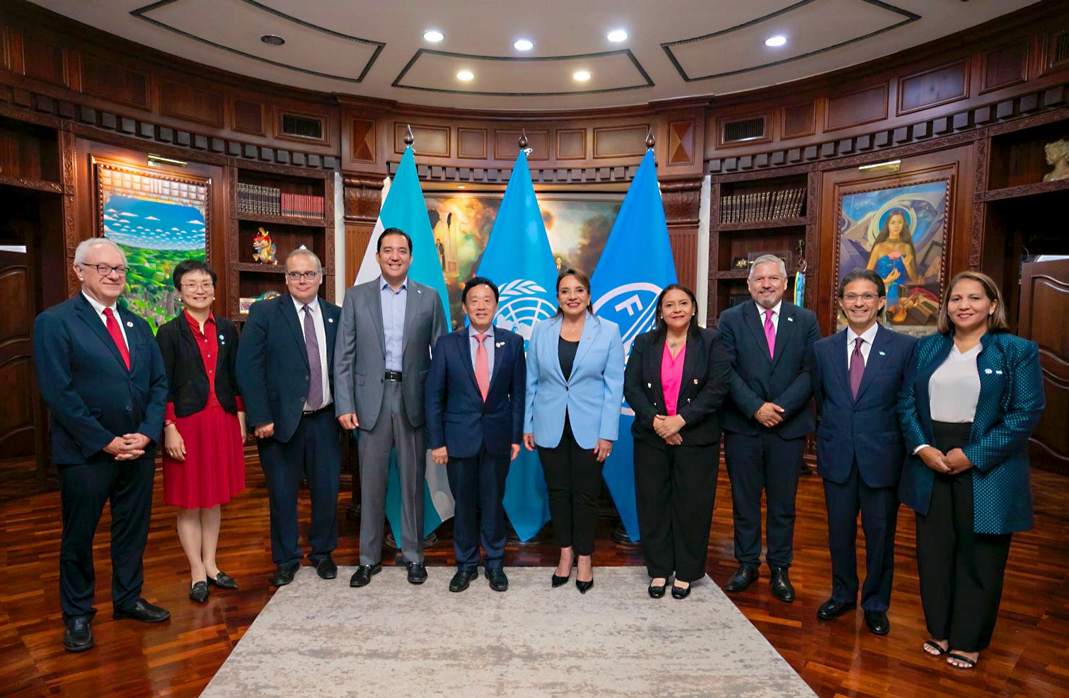 Presidenta Xiomara Castro se reúne con Director General de la FAO para dialogar sobre producción y seguridad alimentaria 