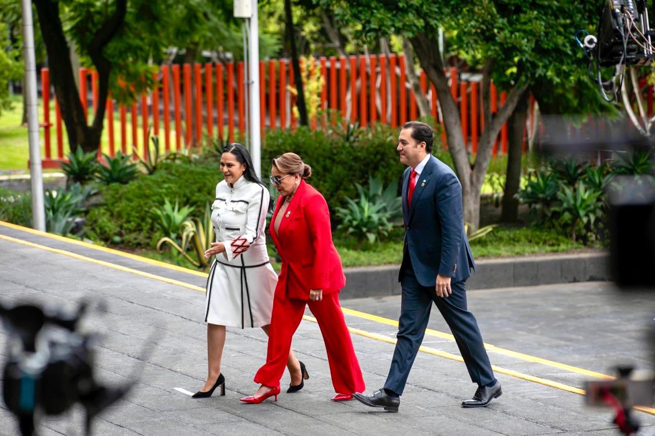 Presidenta Xiomara Castro en México: “Contenta de que una mujer asume la Presidencia y como países hermanos, contenta también de mantener esta relación”