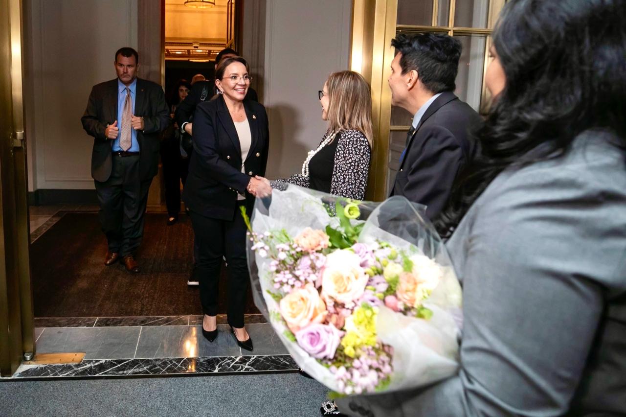 Presidenta Xiomara Castro llega a EE.UU. para disertar en la 79 Asamblea de la ONU sobre cambio climático y justicia ambiental