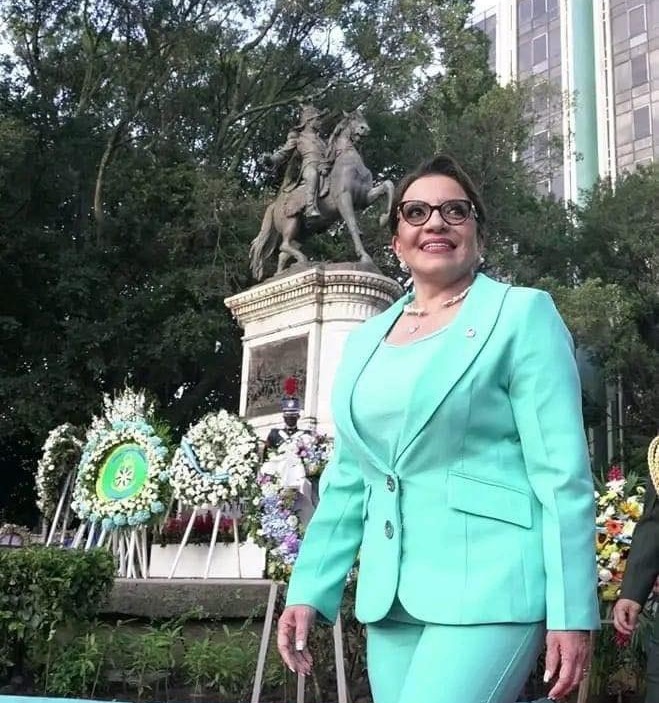 Presidenta Xiomara Castro conmemora el legado del General Francisco Morazán en su aniversario de nacimiento