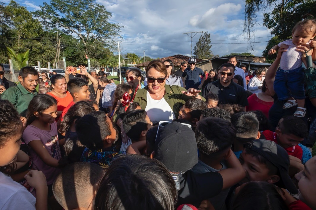  Presidenta Xiomara Castro comparte la Navidad con comunidades de Catacamas y reafirma que la solidaridad es el mejor regalo