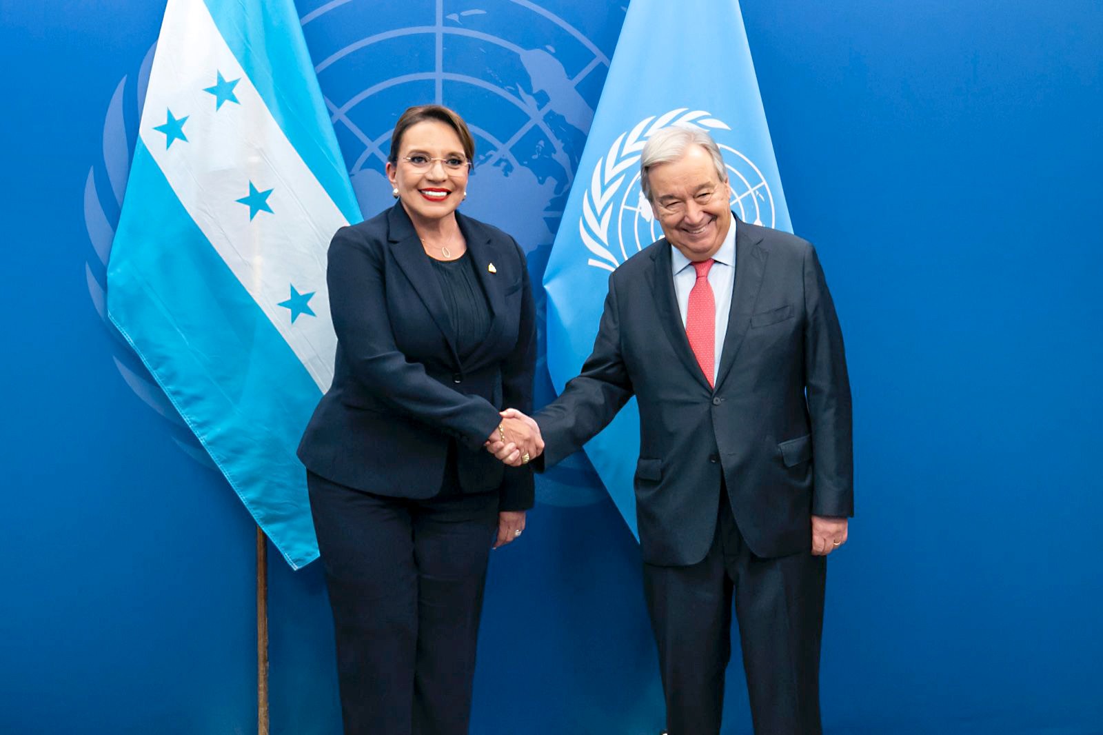 Presidenta Xiomara Castro se reúne con el Secretario General de la ONU y expresa su compromiso de instalar la CICIH