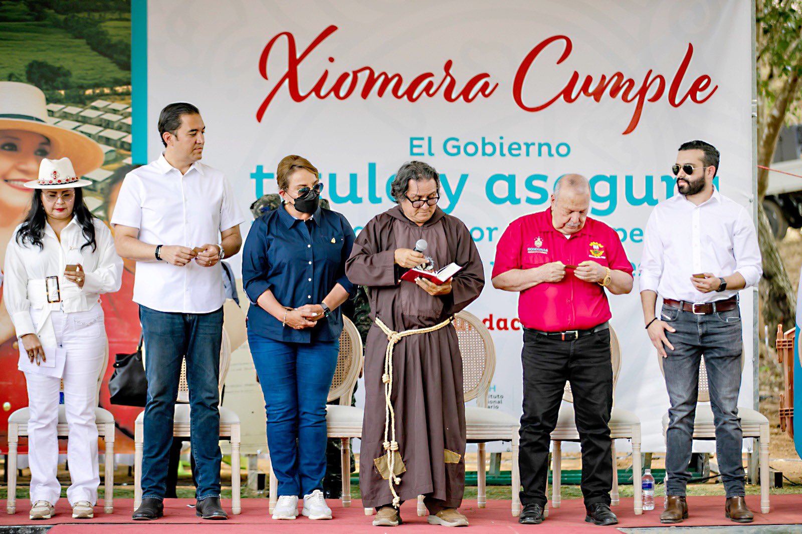 Macuelizo, Santa Bárbara: Presidenta Xiomara Castro cumple promesa y entrega títulos de propiedad a la comunidad San Francisco de Asís