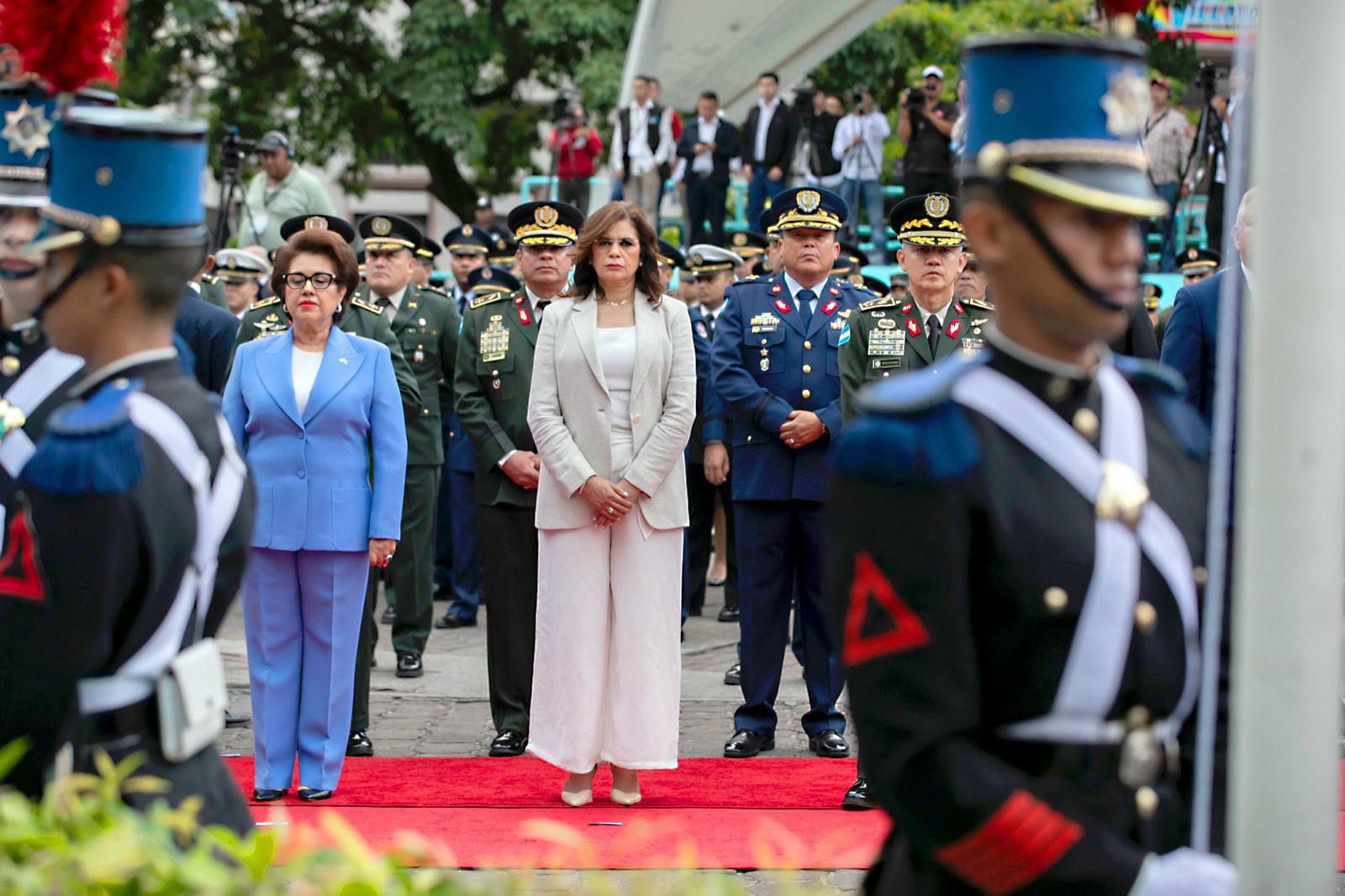 Con grito ¡VIVA HONDURAS, VIVA CENTROAMÉRICA! La Presidenta de la República, Xiomara Castro, dio por inaugurados los 203 años de aniversario de independencia